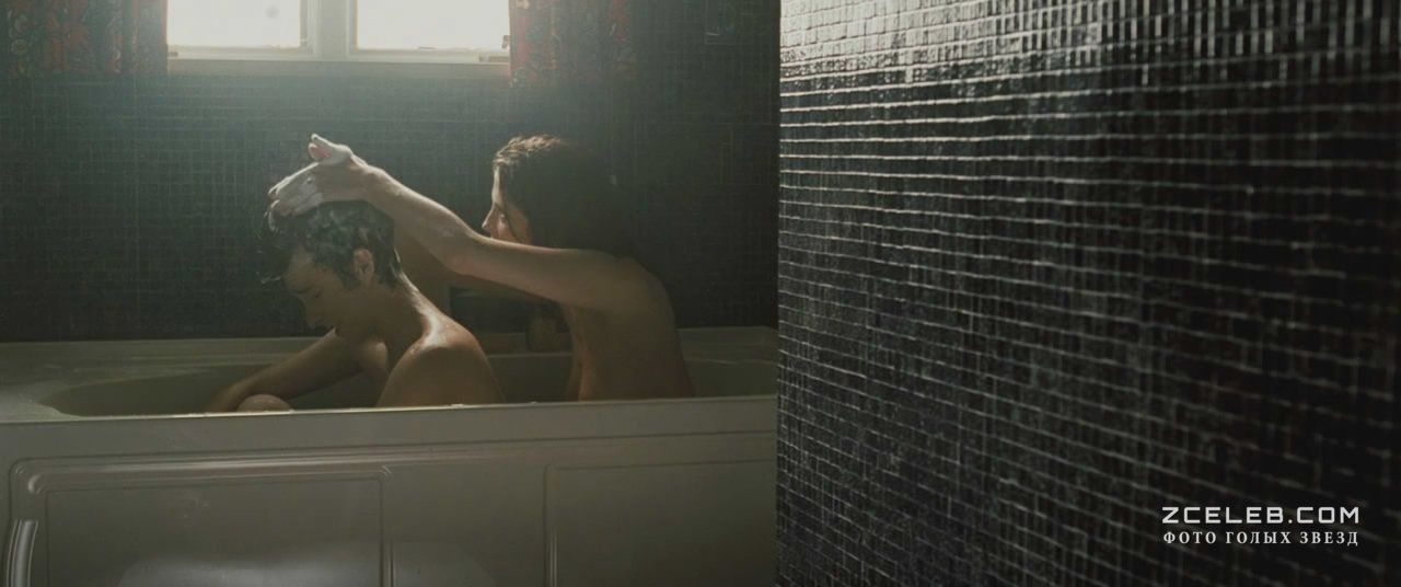 Миша Бартон